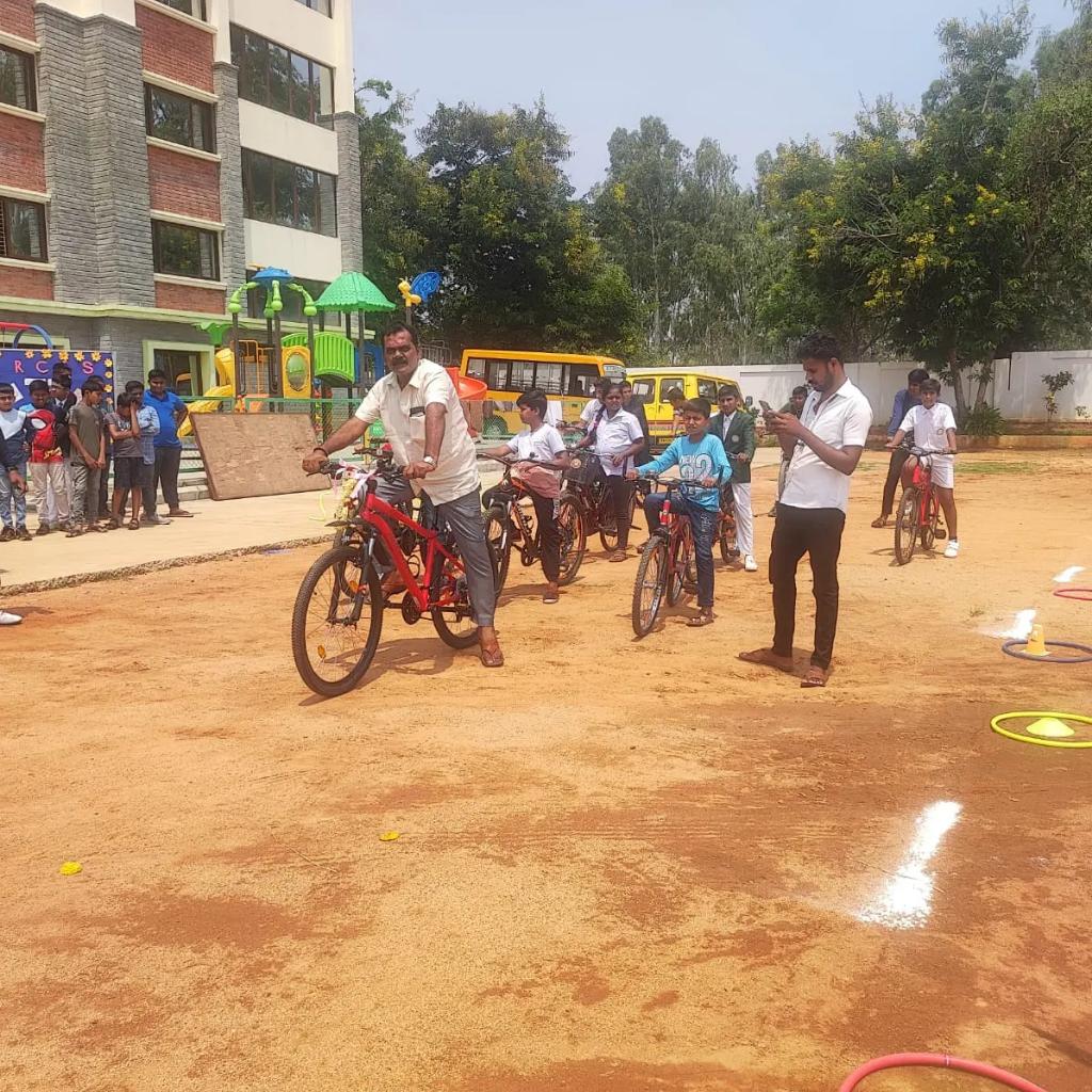 RCInternationa2's tweet photo. Pedal for a Better World! Happy World Cycling Day!
We at RCIS celebrated world cycling day to encourage every student to stay healthy and fit.
#WorldBicycleDay 🌍 #lovecycling #bikeadventure #loveexploring #activetravel #fitness #cycling https://t.co/M9PkW6eqWw