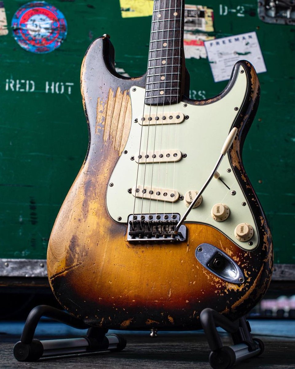 muerdekeroyo's tweet image. #Straturday John Frusciante's 1962 Fender Strat #guitar #Fender #Stratocaster #FamousGuitars #JohnFrusciante #RedHotChiliPeppers