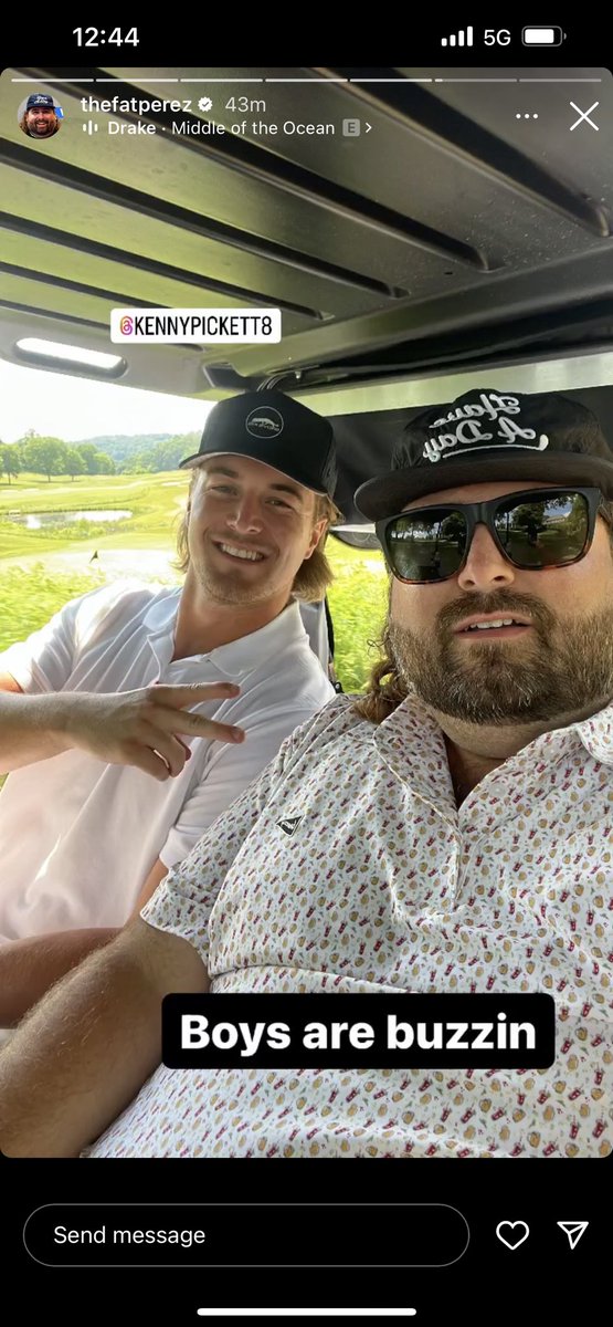 BarstoolBurgh's tweet photo. Kenny Pickett golfing with Fat Perez today at Diamond Run 👀 https://t.co/WLS8TG4x1N