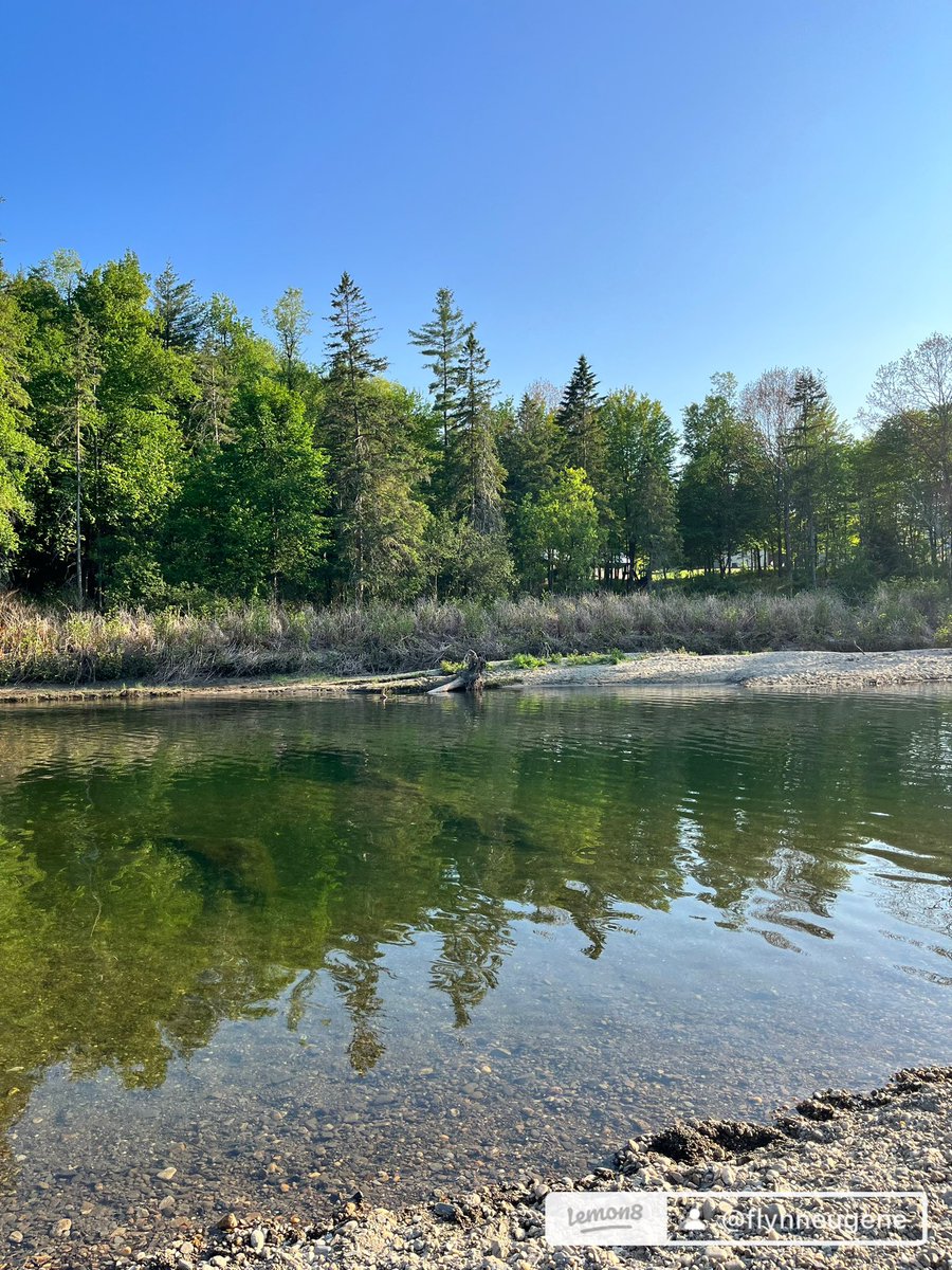 Went swimming with my friend yesterday in this beautiful water hole, I’m so thankful for the natural beauty around us. It’s honestly a luxury a lot of other people don’t get to have, I wouldn’t trade it for anything. #waterholes #vermont #nature #vermontlife