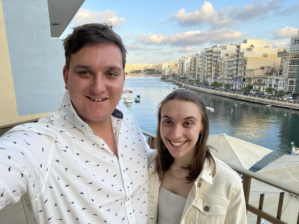 JonnyStorey3's tweet photo. Hopped on a plane for the first time in 15 years, away from the farm and everything else for some well needed down time. I didn’t realise how important it is until now. 😆🍹🥂🍕 https://t.co/JFP9GANMy3