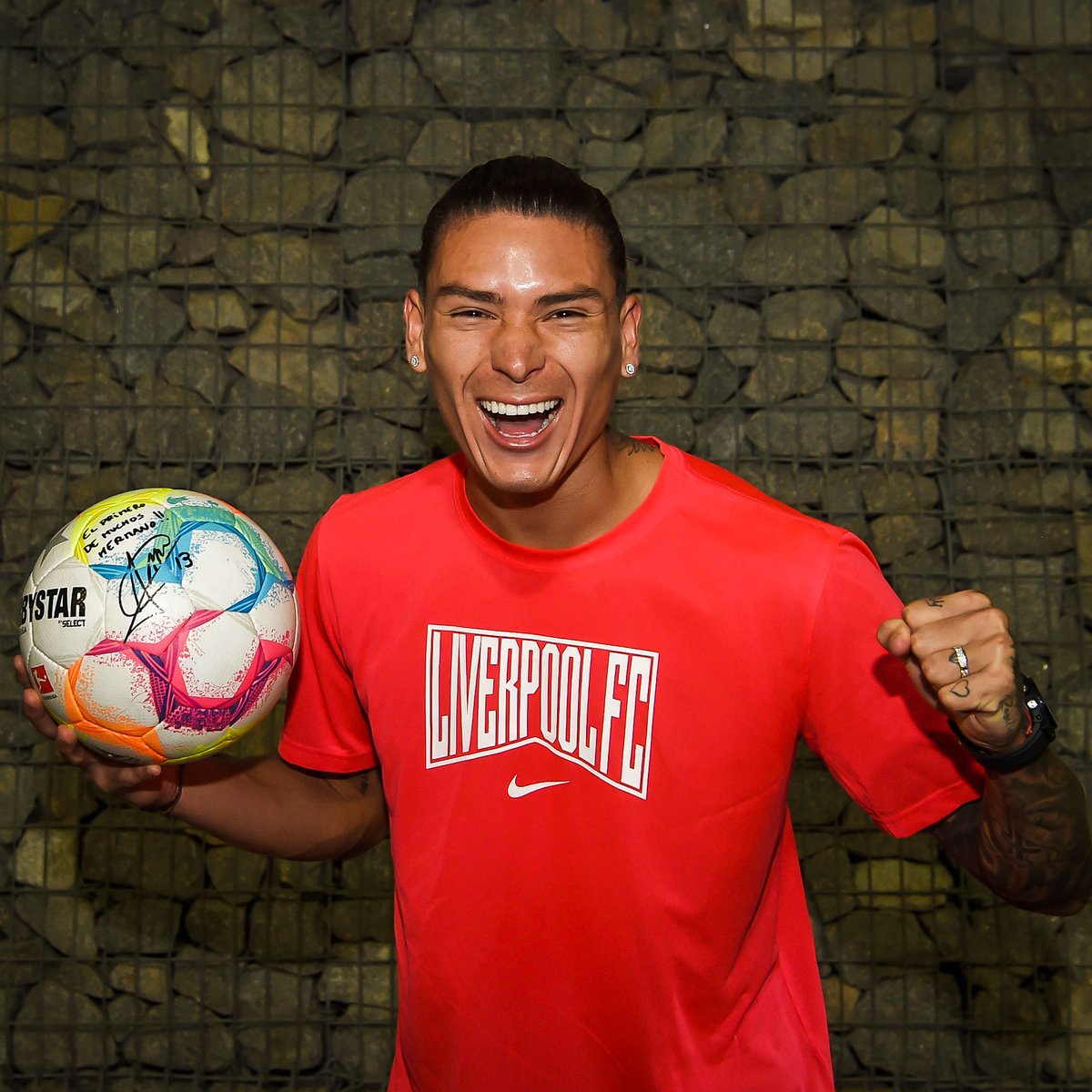 AnfieldWatch's tweet photo. 🚨 𝗡𝗘𝗪: Darwin Nunez has been handed an extended summer break after being left out of Marcelo Bielsa's first Uruguay squad. #lfc [liverpool echo] https://t.co/i7VV4tUhER