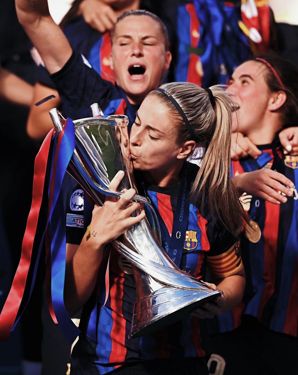 ahora tiene dos rodillas sanas, dos champions y dos balones de oro