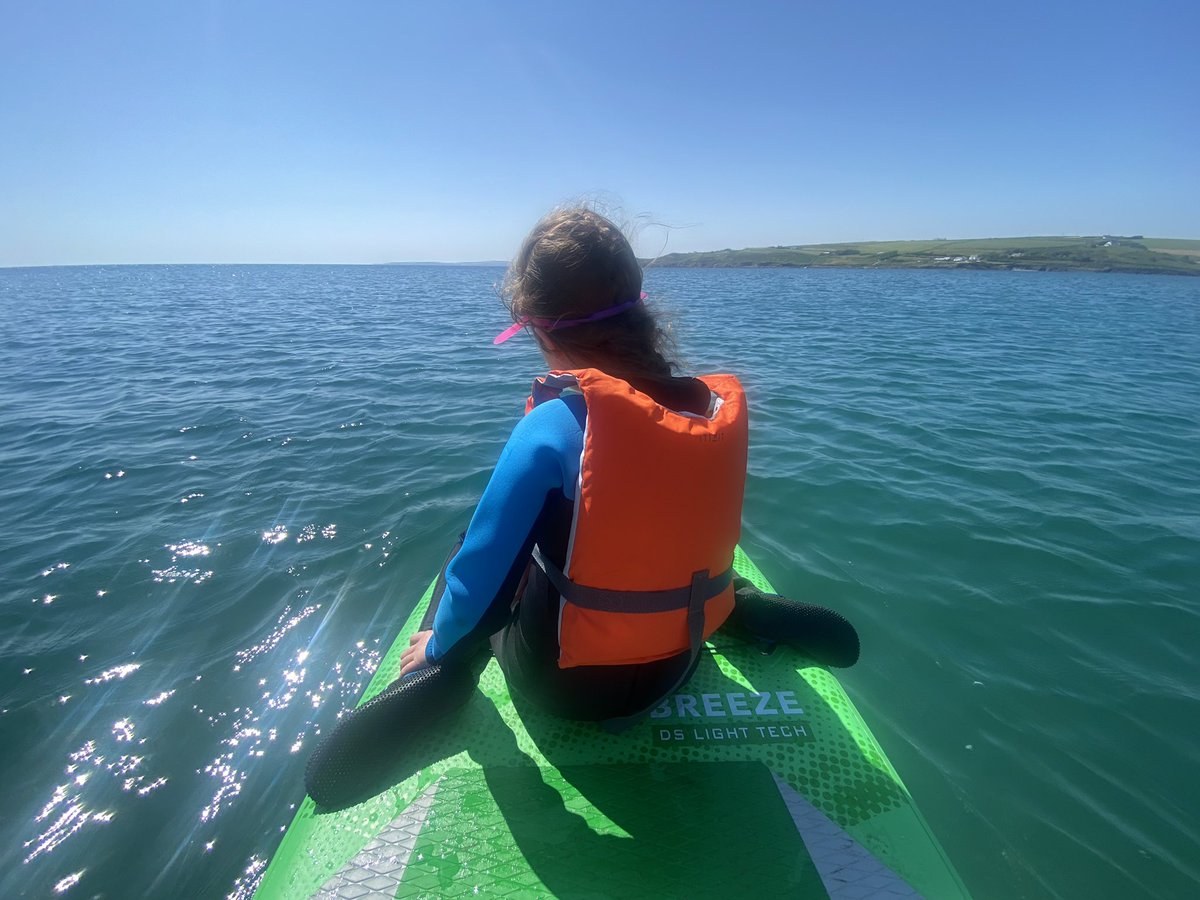 eimeardeschemer's tweet photo. First SUP of season for us. Nice spot Dunworley beach. Lovely to see you @ZaraKing. #summer #SUPing https://t.co/JcX10OaLvc