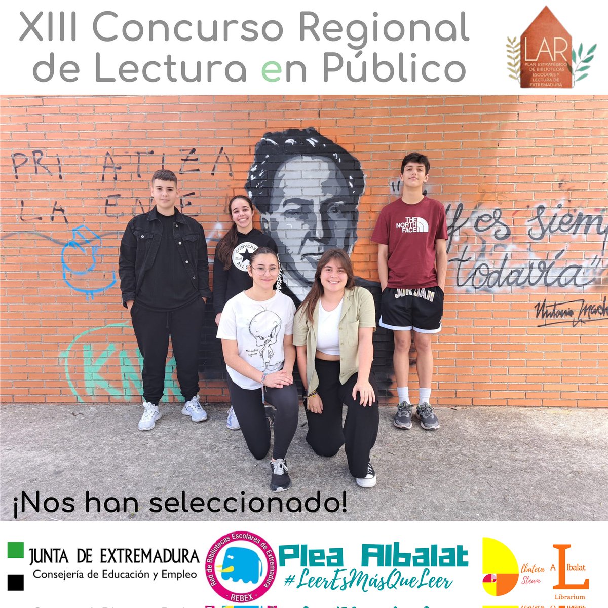 iesalbalat's tweet photo. Detrás de cada logro, se esconde el trabajo silencioso🔇 de un equipo grande que cree en la lectura como el mayor legado que podemos dejarle a nuestros alumnos. Gracias al Departamento de Lengua por hacerlo posible. Es un orgullo para nuestro IES llegar hasta aquí. @c_rebex https://t.co/oOvtKtA5HO