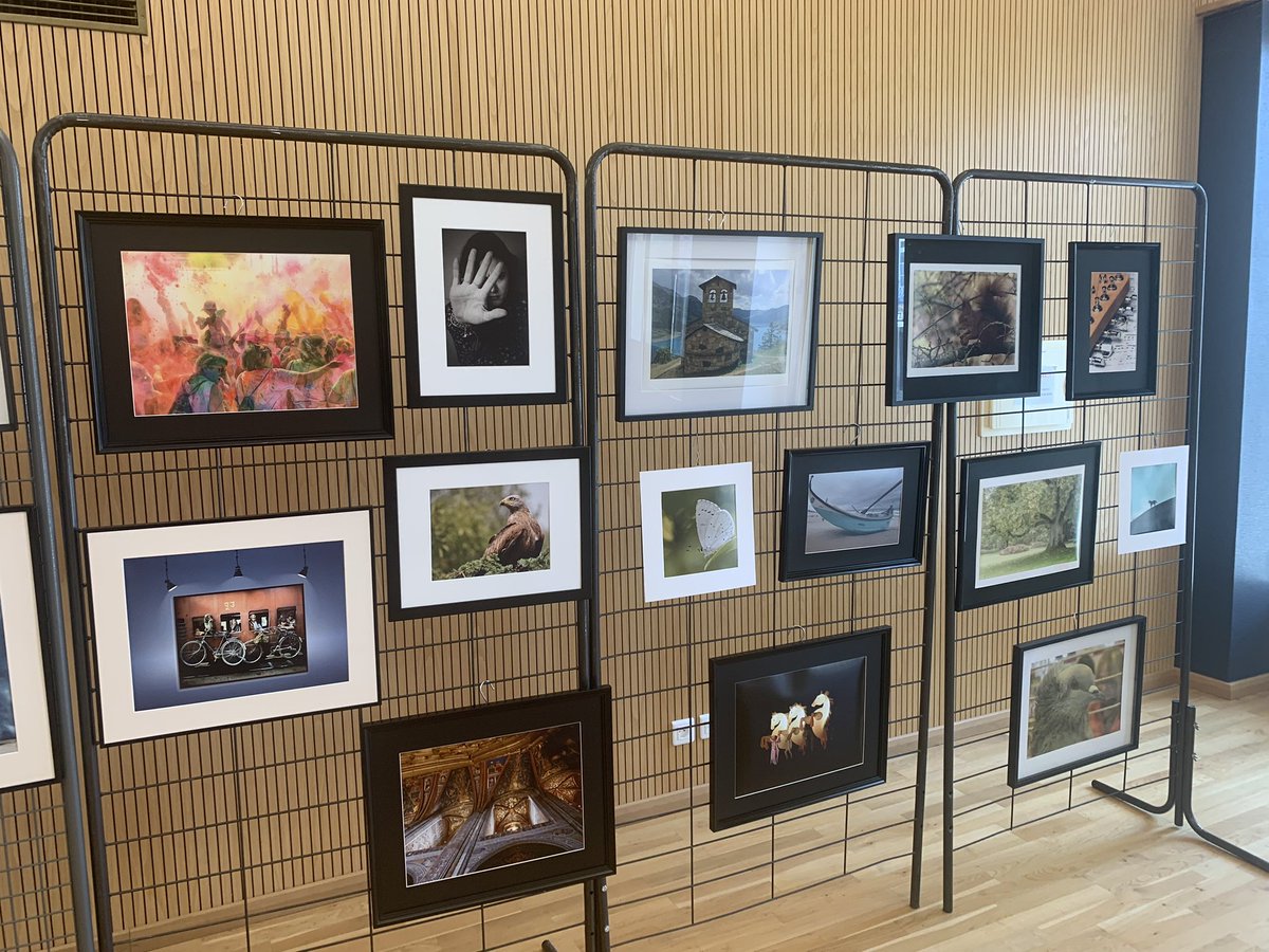acharpentier85's tweet photo. 📷 Vernissage sur #Lucon de l’association ClicPhoto85 à la salle des fêtes de la Ville de Luçon. L’occasion de découvrir plusieurs thèmes tels que la nature ou encore la photo de l’année pour chaque membre.  N’hésitez pas à vous y rendre ce dimanche. 📸
@DepVendee @villedelucon https://t.co/SVnFAPX1oO