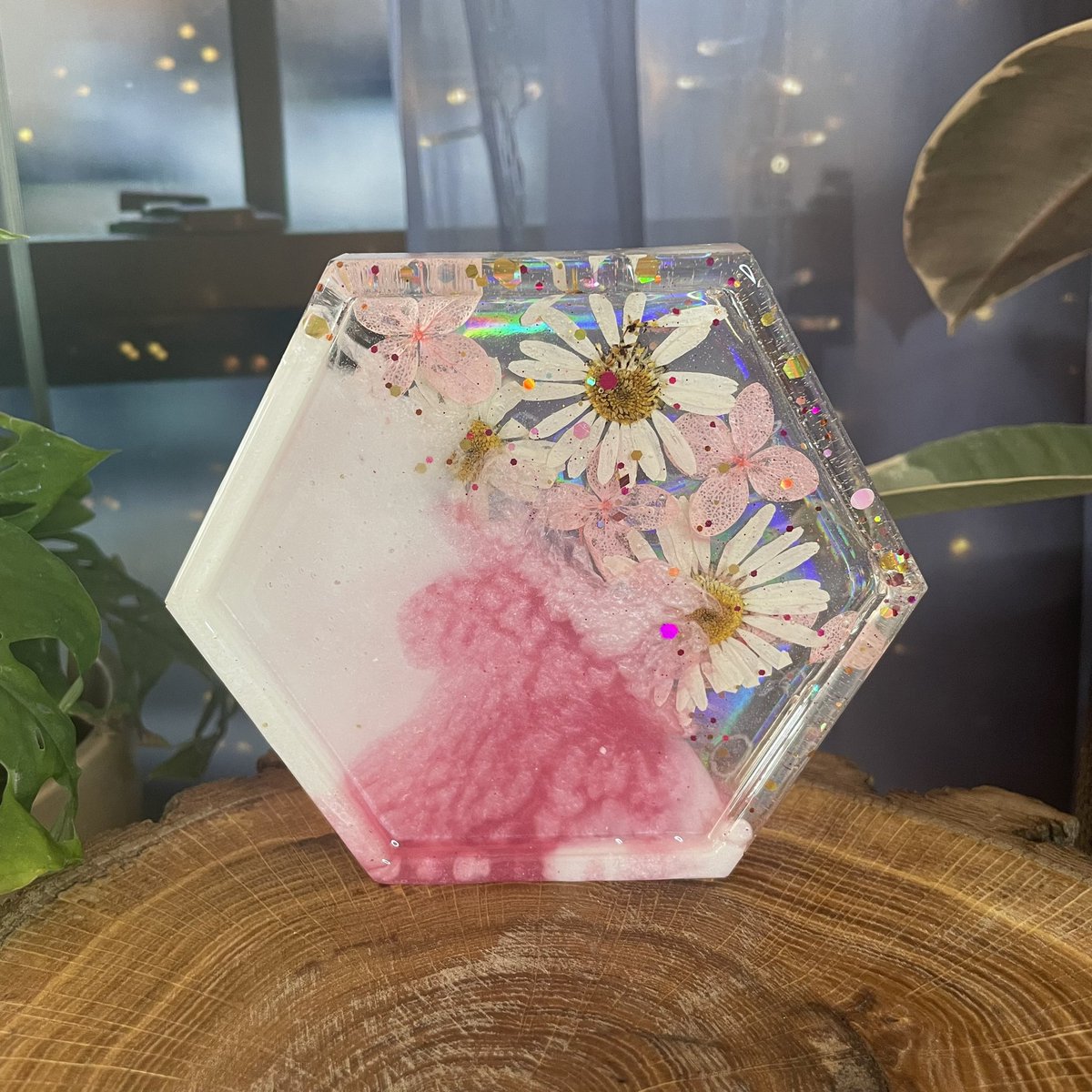 nikkilafluidart's tweet photo. new additions to the shop🐝💖🌈✨

these nature filled and inspired, functional, and colourful pieces are perfect to bring some joy into your life💛🌞 

there are also a few items 25% off at the moment as well, check it out! 

https://t.co/VxmVr9DvXD https://t.co/zWl5lVlsGM