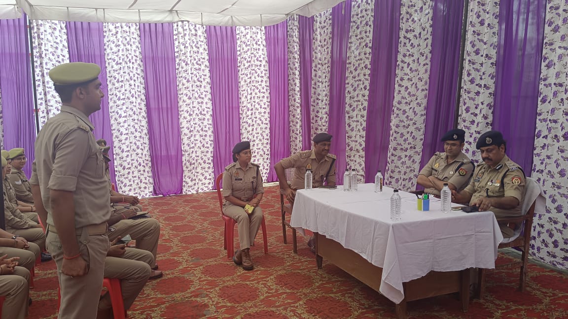 Visited PS #Kotwali Pilibhit, talked to police personnel
& Feeding for birds
#SaveOurBirds... Mission
#Pilibhit