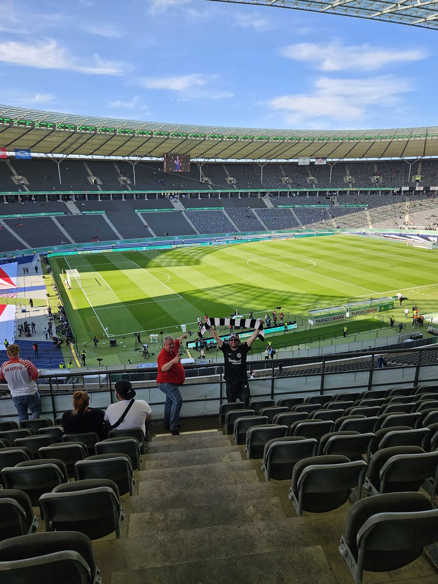 paluma1988's tweet photo. Eintracht Frankfurt Kämpfen und Siegen #Eintracht #DFBPokal #DFBPokalFinale #SGE @paetrisha #Eintracht #EintrachtFrankfurt https://t.co/XejO91t4YK