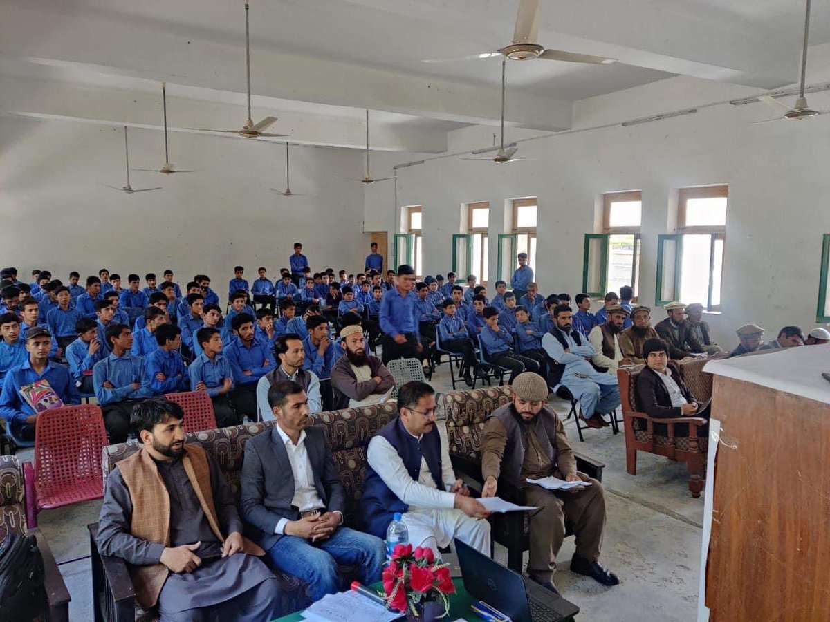 PlasticFreeGLT's tweet photo. Climate Change Awareness sessions for students in Girls Primary School Basin and Boys High School Shakiyot were conducted by P&amp;DD in collaboration with Education department, GBEPA and GLOF.II, UNDP.
@csgbpk @6cfbbe7239de41f @EnvironmentUrdu @GB_EPA https://t.co/dY1LDOlint