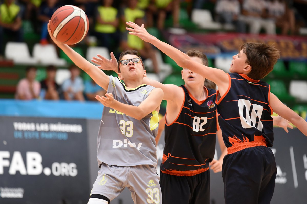 FAB_Andaluza's tweet photo. ⛹️‍♂️ #CADEBAMM2023 | 3º-4º 🥉

⏰ 10:00h

📍Pabellón del Parque, San Fernando
🏀 @UBJerez 🆚 @EBGMALAGA  

📊 Afición FAB

#baloncestoandalucia 

@urbaser_ @cajasur @TurismoAND @pontgrup @diputacioncadiz @AytoSanFernando 

📺 https://t.co/60Auut8hOE https://t.co/TTHfVkWZWh