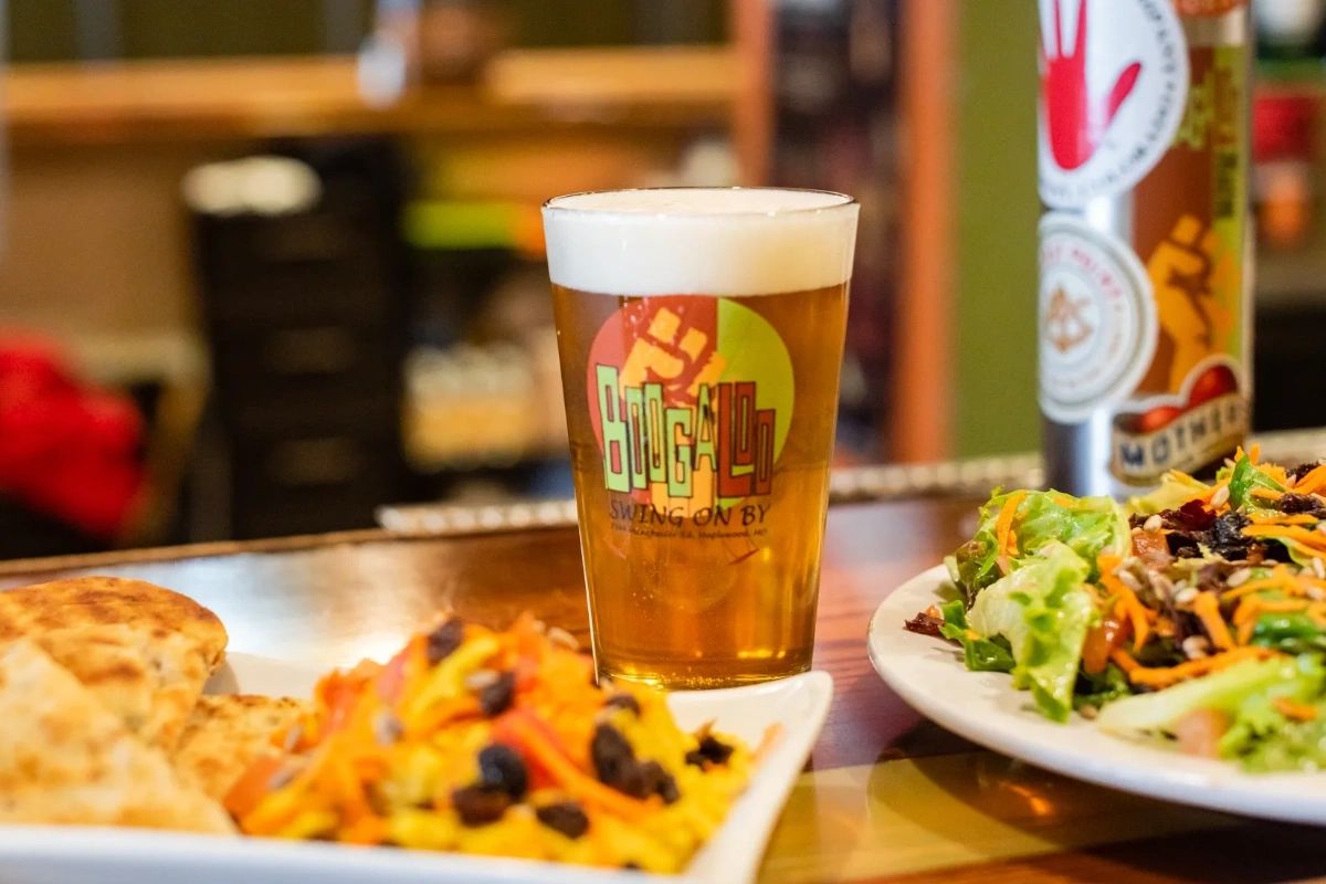 BoogalooStl's tweet photo. We get it, sometimes you're just not in the mood to cook -- that's where we come in. So hang up your apron for the day, and stop by for a delicious meal that's sure to satisfy! 😊 https://t.co/SPof88ZuHz