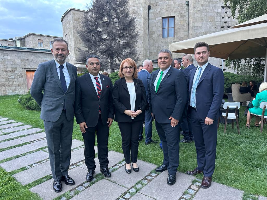 ECamliguney's tweet photo. Dün 28.Yasama Döneminde görev yapacak @iyiparti  Milletvekillerimizin yemin törenlerine şahitlik ettik. Cumhuriyetimizin 100. yılında TBMM de ki tüm vekillerimizi tebrik ediyor vatana, millete hayırlı olmasını diliyorum.
@Akburak 
@SBugraKavuncu 
@asyanikomeroglu 
@ErsagunYucel https://t.co/NkTWXccL0g