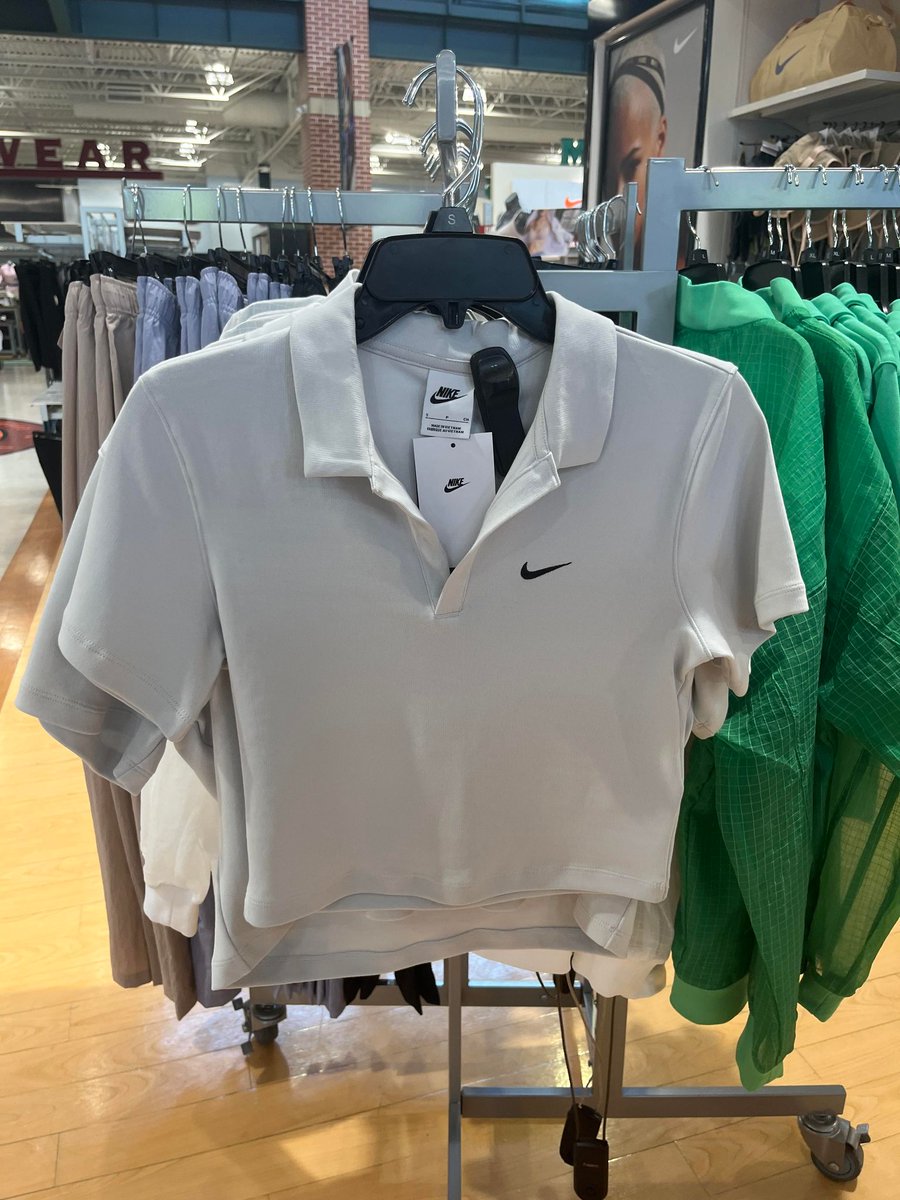 ShopSquare1Mall's tweet photo. Grab the perfect top for your outdoor or indoor sports. ⛳ 🎾 

DICK'S Sporting Goods https://t.co/yEJivff30F