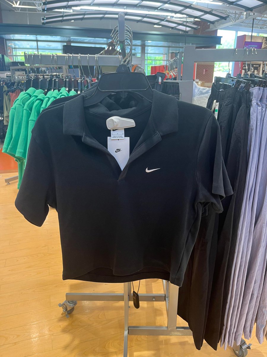 Grab the perfect top for your outdoor or indoor sports. ⛳ 🎾 

DICK'S Sporting Goods