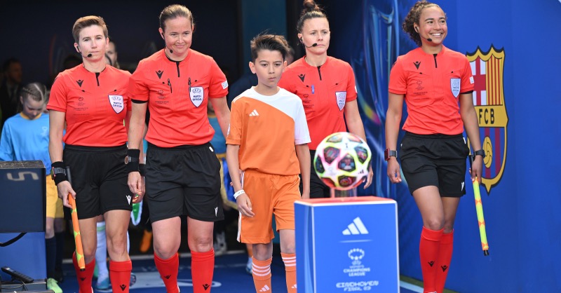 FAWales's tweet photo. Proud moment for Cheryl Foster as she becomes the first Welsh referee to take charge of the #UWCLfinal. 

Find out how you can become a referee at 👉 https://t.co/T7O0dAF15m
