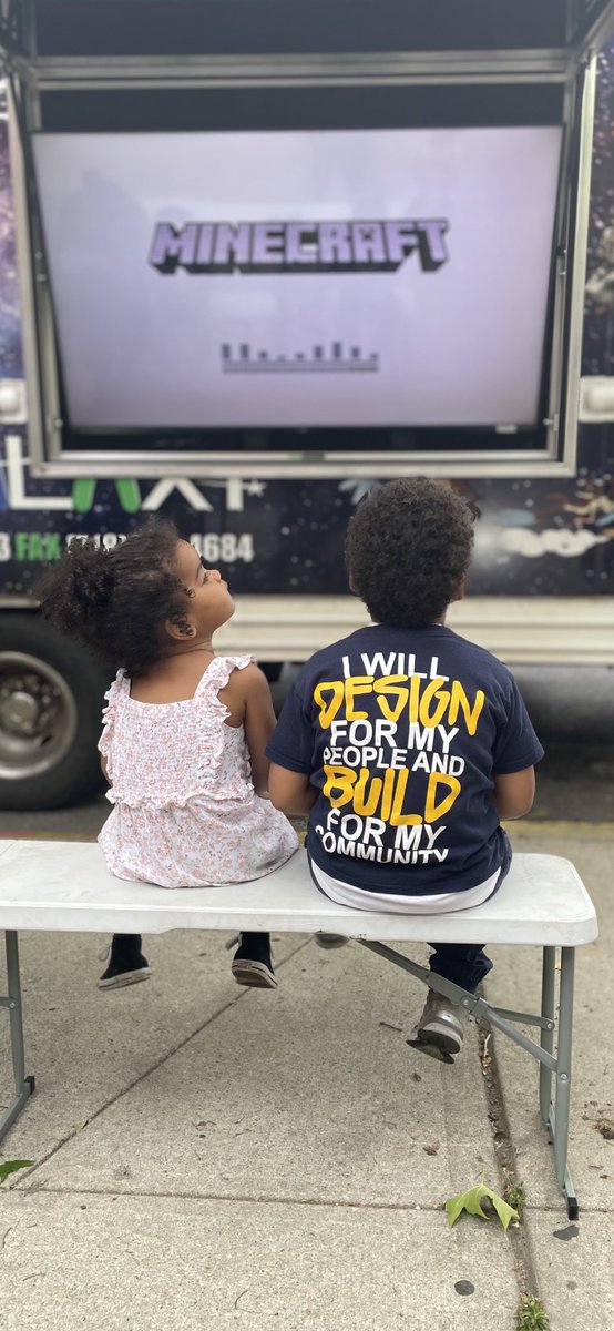 CommunityK2's tweet image. What a beautiful turnout @13k044 today! So glad to partner and build with school communities and for such an important cause! 

I will design for my people and build for my community ✨