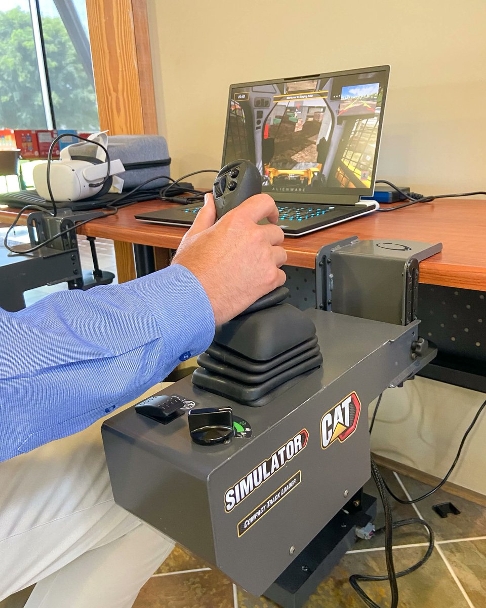 WarrenCAT's tweet photo. We had the opportunity to test out Cat simulators with the Association of Oklahoma General Contractors. These simulators will be used for safety and efficiency training for contractors and other organizations! #WarrenCAT #AOGC #Caterpillar #CatSimulator #LetsDoTheWork https://t.co/6LLPURWQsB