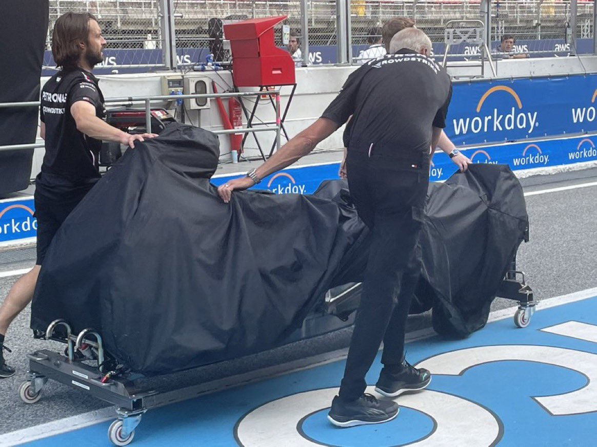 fiagirly's tweet photo. #SpanishGP 🇪🇸: A Mercedes chassis seen in movement in the pit lane? … 👀 

📷: @GiulyDuchessa https://t.co/rK8DQyGpxi