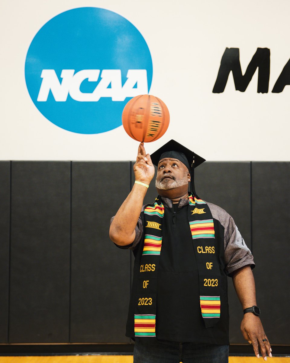 ApostleFrank's tweet photo. A 'Lil Shump'in-Shump'in... Just a Preview! #WilmUGrad #DemBurtons #Balance #Concentration #Fortitude - Photo Creds - Kyler Murray! https://t.co/dw9qYz4yxT