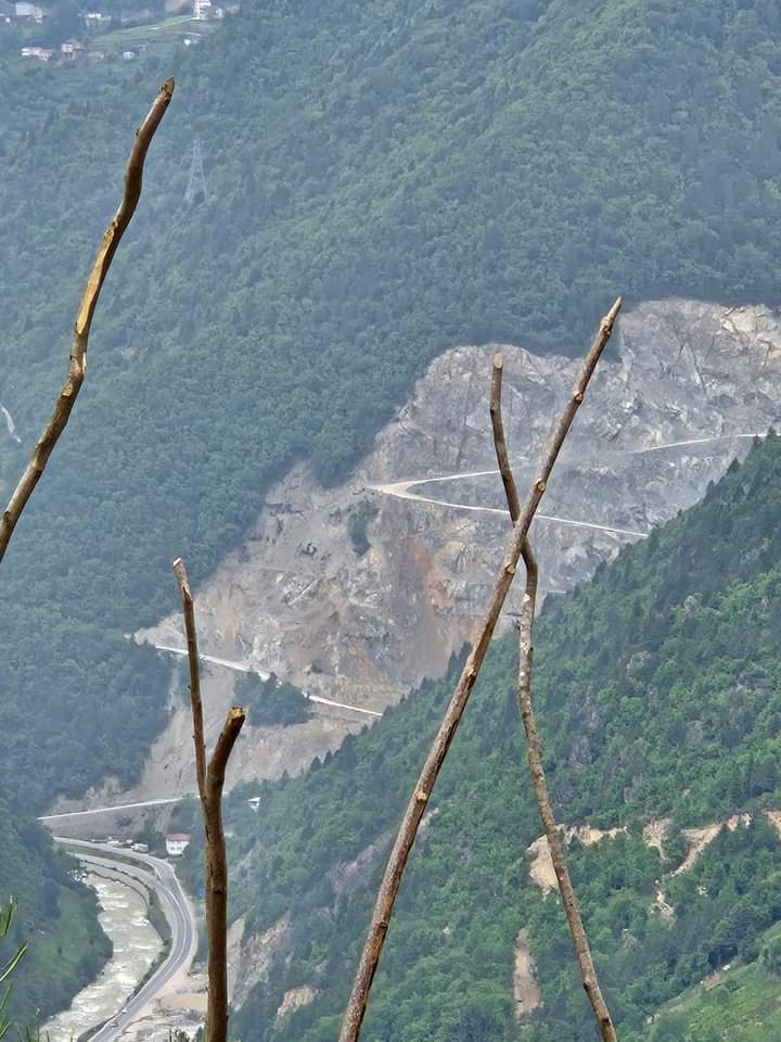 nizammuh's tweet photo. @DrGunerSonmez Rize İkizdere 🙂 (dünyanın en güzel ilk 50 vadisinden biri, bağnazı çoktur, şimdi de taş ocağı çal��şması var idare edin artık) https://t.co/APvaLtFA0L