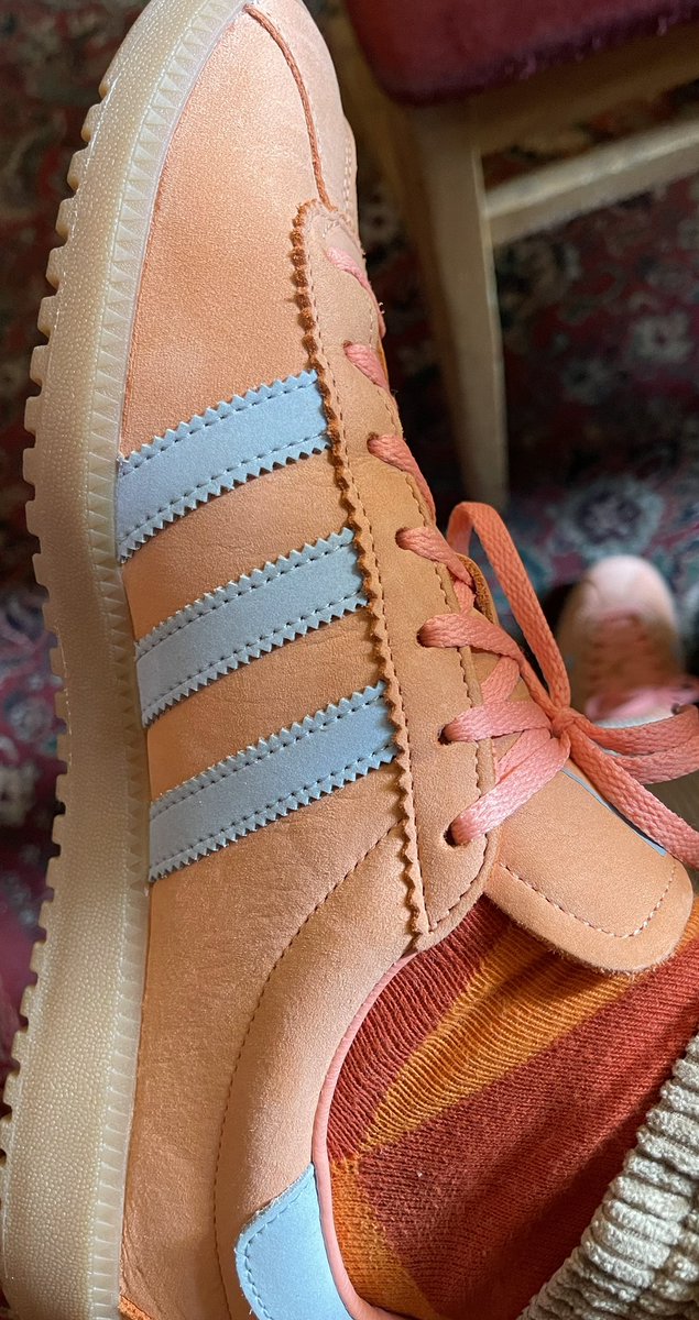 AlanWil29662916's tweet photo. Todays 👟🧦 combo #adidasbermuda & #burlingtonsocks 🩷🧡 🩵#adifamily #3stripes2soles1love #shareyourstripes https://t.co/ume9Gn1evN