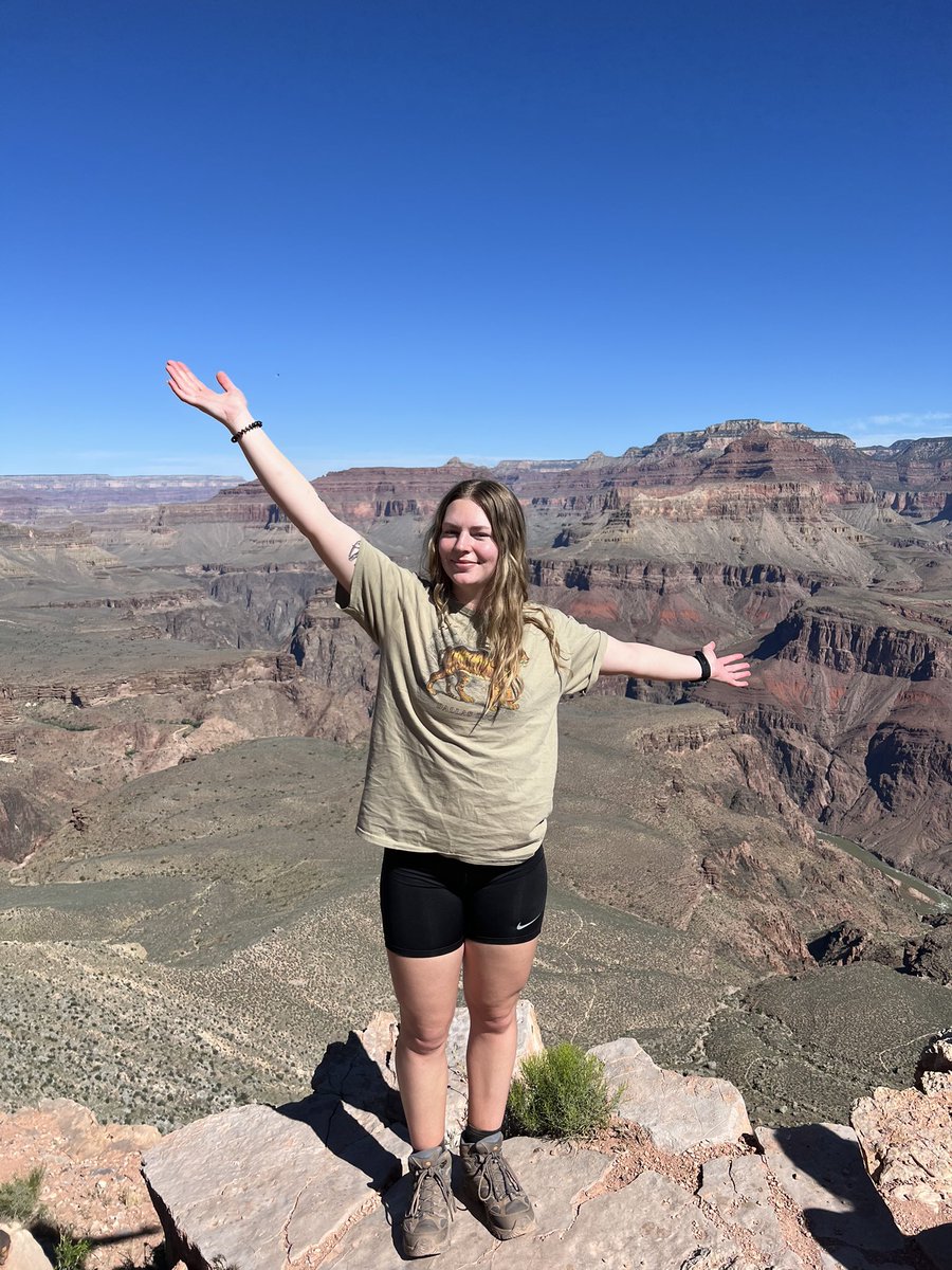 roos_hoops's tweet image. One of the most exciting aspects of the Austin College education is the opportunity for experiential learning. 

Lauren Traylor (Sr.) is currently traveling and hiking 10,000 miles in her Environmental Change in National Parks May Term.  #WhatWeOffer