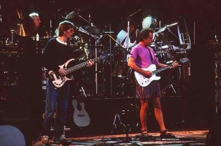 GratefulDeadHub's tweet photo. ~Photos of the day~ 
@GratefulDead @reddit #GratefulDeadSub #MemberSubmitted (photo pull #CopperdomeBhodi) 6/3/95 Shoreline Amphitheatre, Mountain View, CA. (📸Levin Waldeck) https://t.co/vFCy7oCfpf