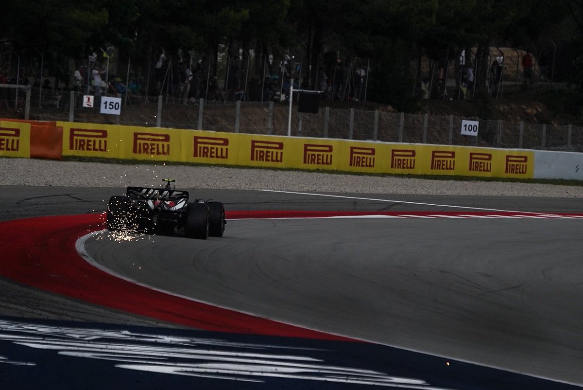 ZeekImages's tweet photo. @HaasF1Team running lowwww
@F1 
@Circuitcat_eng https://t.co/k2IPABav6Y