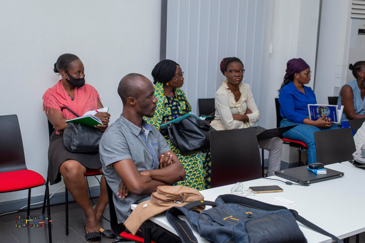Togocreatif's tweet photo. RECAP
Jour 3/MASTER CLASS
La troisième master class avec Axel GUYOT s'est animée ce 2 juin au Goethe Institut autour du le financement international et les enjeux du scénario. Retour sur images
#TogoCreatif #FFETogo2023 #Cinema #UnionEuropeenneTogo #IFTogo #GoetheInstitutLome https://t.co/IzHyCKGQrB