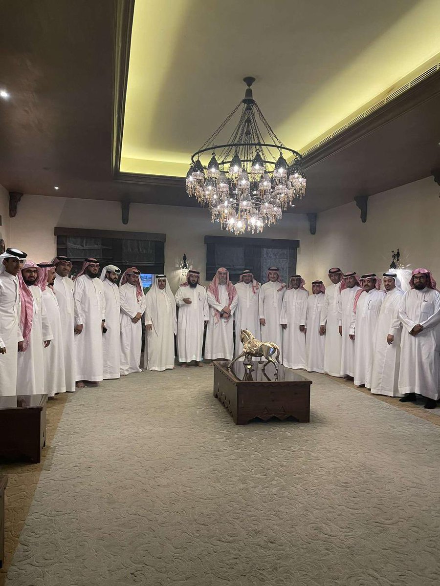 abdullah_ak9's tweet photo. تمت اليوم زيارة 
الشيخ محمد بن سلطان بن جهجاه بن حميد ، بالرياض ومن خلال اللقاء تم إنطلاق الحملة وحث فاعلي الخير لعمل ما يمكن لتغطية المبلغ المطلوب لعتق رقبة سلطان مطلق المقاطي
#حملة_اعتاق_رقبة_سلطان_المقاطي_العتيبي
نسأل الله أن تكتمل الديه بتكاتف الجميع
@BINHUMAID_OTIBA https://t.co/4NCuVuEHLr