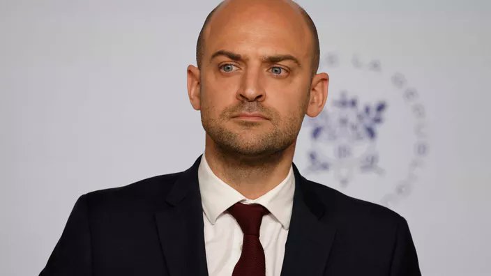 Après la formalisation à l'été 2021 de la doctrine  #Cloudaucentre pour les administrations, le gouvernement précise sa stratégie #cloud pour les #données sensibles.
…ndeinformatique-fr.cdn.ampproject.org/c/s/www.lemond…