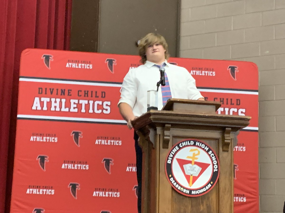 DivineChildAthl's tweet photo. Congrats to Isaiah Ploucha, who today earned All-State honors with a 5th-place finish in the discus. @DCGirlsTF @DivineChildSch @DivineVarsity @DC1958 @CHSL1926 https://t.co/w3O6l6McSk