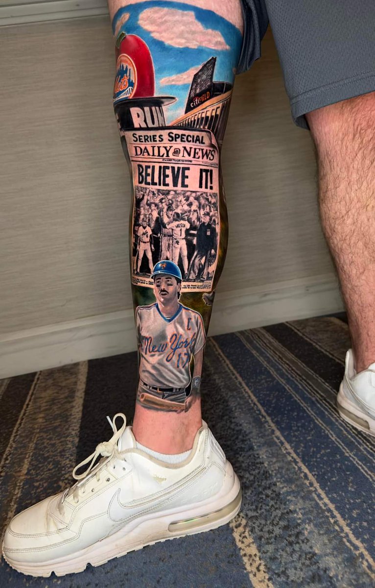 julsmegill's tweet photo. Whoever is the tattoo artist this gentleman has used is truly an artist.https://t.co/HCBZbSX60l https://t.co/jcZ05xzAXy