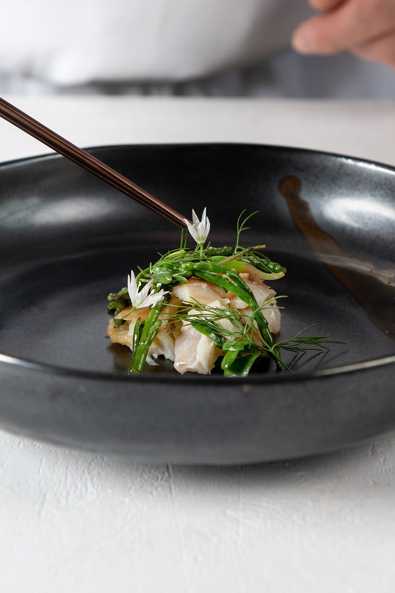 ThackeraysRest's tweet photo. Across our menus, perfect plating is key to our success in the Thackeray’s kitchen. At the pass, @ChefPatrickHill ensures that all of our plates are as impeccably presented as they are packed full of flavour.

#chefsplateform #foodplating #chefsplating #finedininglovers https://t.co/QMNKkdnQQR