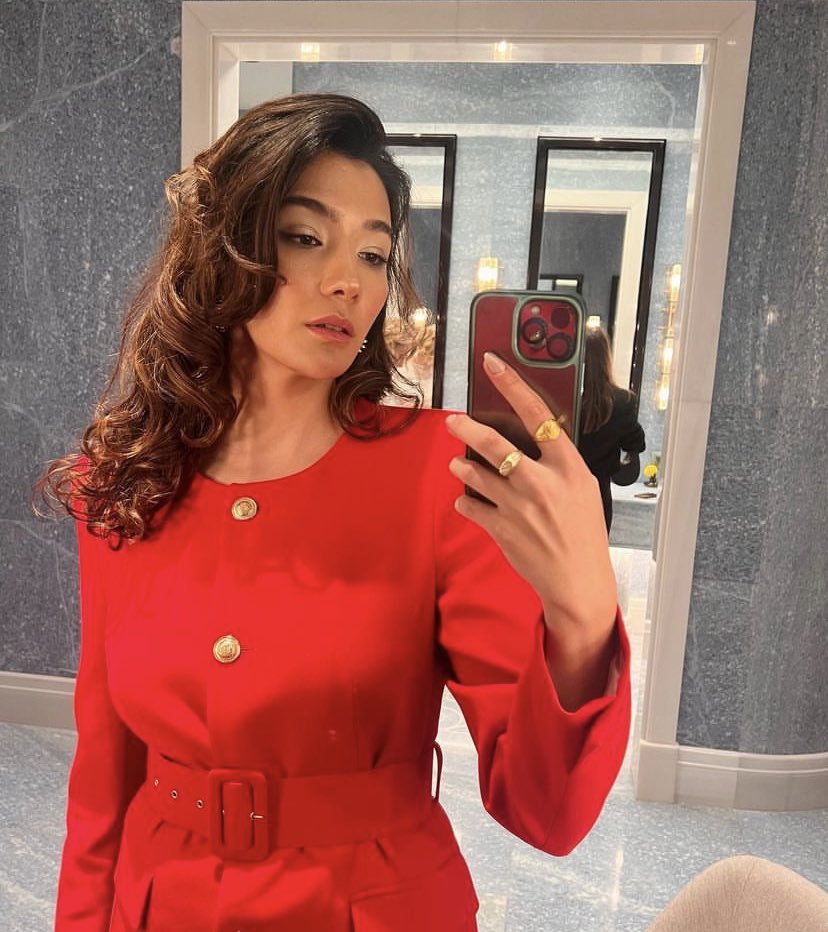 koalaydin's tweet photo. Femme fatale ❤️‍🔥

#AybükePusat https://t.co/5E14lmJSQy