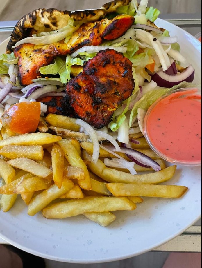 MulerKlara's tweet image. Severe Steak pie Shortage in Glasgow so had to settle for this. Il watch my eating and drink intake starting from tomorrow 😬