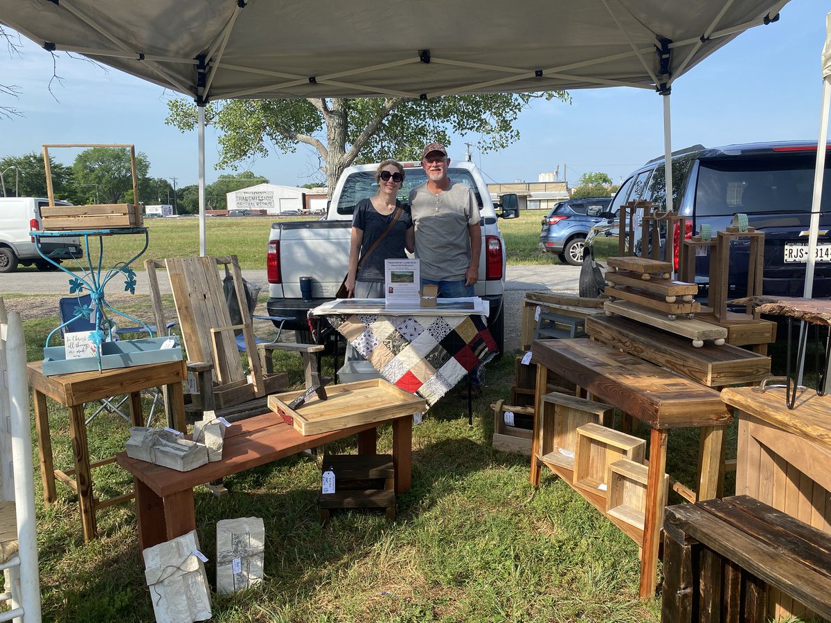 Shop the Downtown Forney Market today till 3pm! Featuring artisan made gifts, baked goods, custom items and food trucks! 210 E. Broad St. #forneyarts #artisanmarket #artisanmarket #dfwevents #shoplocal