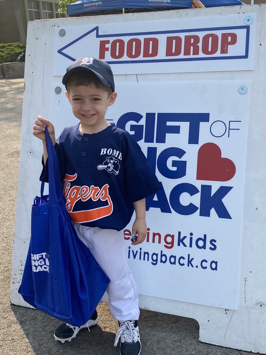 Gift of Giving Back tweet media