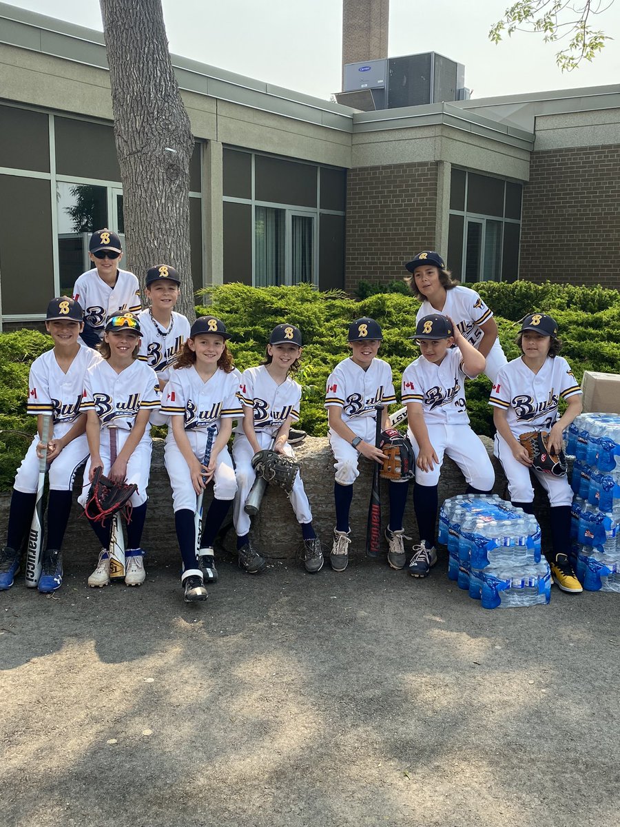 Today is where the magic happens ♥️ <a href="/BOMBAbaseball/">BOMBA Baseball</a> and <a href="/giftgivingback/">Gift of Giving Back</a> ♥️
Thanks to the heart and hustle to all the athletes giving back to our community <a href="/cityburlington/">City of Burlington</a> <a href="/BurlFoodBank/">Burlington Food Bank</a> <a href="/salvationarmy/">The Salvation Army</a> <a href="/giftingback/">Jean Longfield 🇨🇦</a>