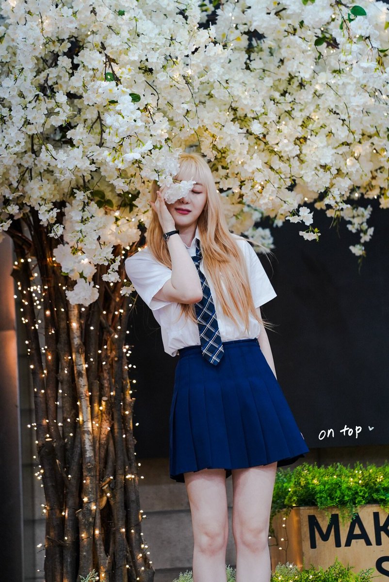 230603 메이크스타 대면팬싸

하나만 더...
차마 나만 볼 수 없었던🤍

#여니왔어요 #이채연 #KNOCK