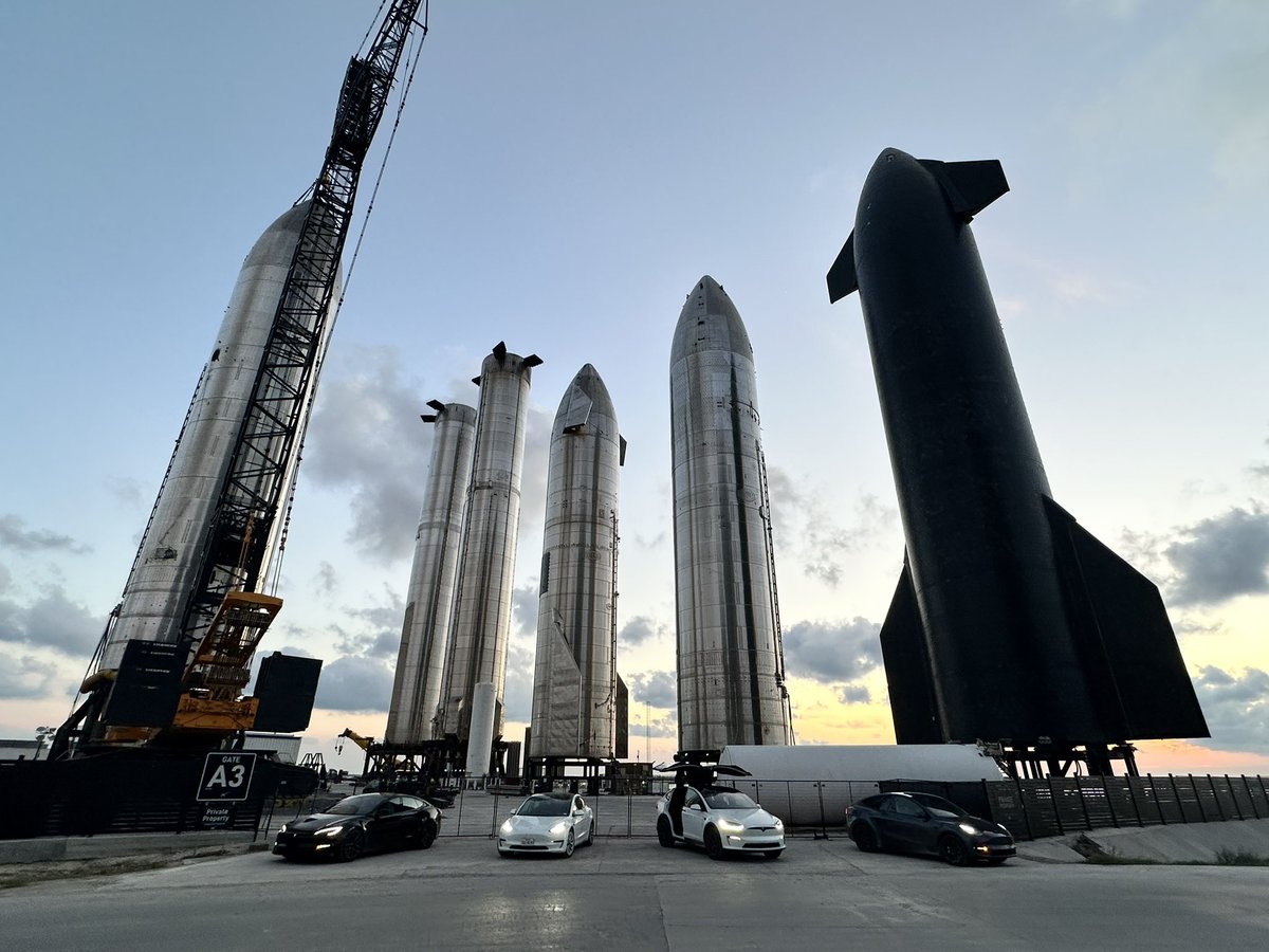Moriah_Nagy's tweet photo. @Tesla feeling #S3XY, might delete later 😏 
Thanks for having us, @SpaceX #BrownsvilleTesla https://t.co/Qt1WlFO9iH