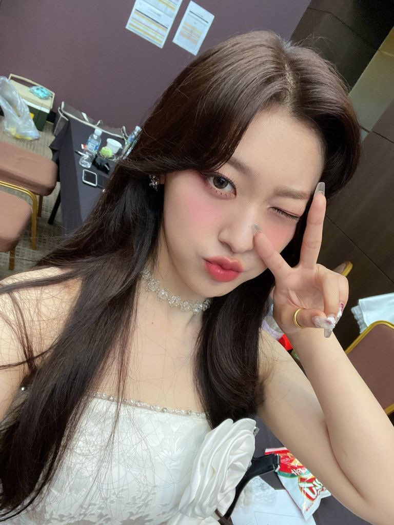 orderfororbit's tweet photo. happy birthday Choerry! 🎂🍒 https://t.co/JcLf8QSl0G