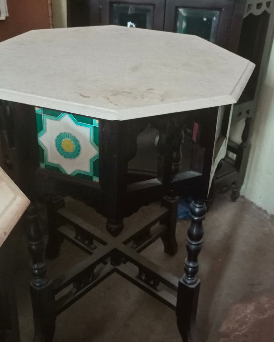 Marble round table for sale contact us 
6302677605
#antiques #antiquetable #roundtable