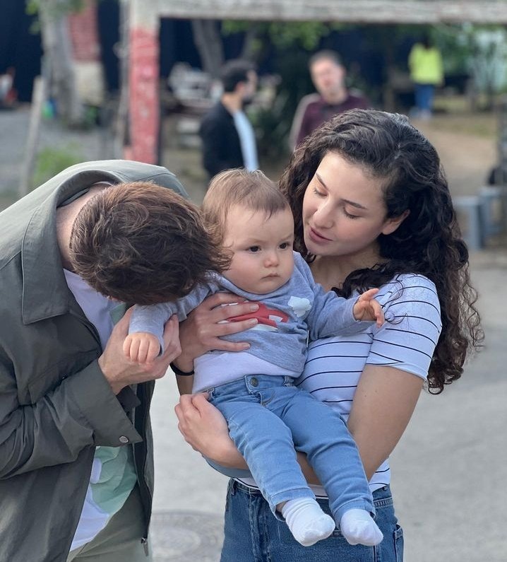 Emine|☕ on Twitter: "ay ağlarım ama bak çok güzelsiniz 🥺🧡 #AyBer #