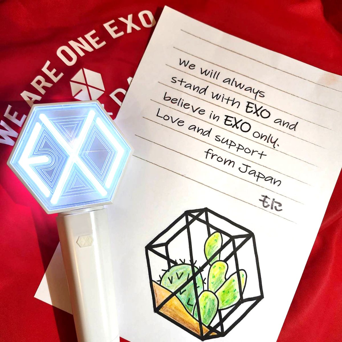 Hiyonn's tweet photo. EXO-L はいつでも　どこでも　信じて応援してるよ！
大好きだよ！
We are one EXO　사랑하자❤️
Lights Up for EXO✨

#엑소랑_함께_걸어가는_엑소엘
#첸백시_응원합니다
#EXO_CBX #EXO #엑소 @weareoneEXO https://t.co/fUV4jeePfv