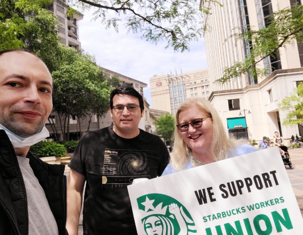 WorkersUnitedMA's tweet photo. Big #Solidarity, thank you to all for coming out today to the Sip-In to show your support for the mighty Courthouse Arlington, VA Partners! Words alone can never tell you how grateful we are for the support! 🫶 #starbucksunion #sbwu #sbwumarjb #1u #tobeapartner #sipin https://t.co/Hu7q8i3uZr