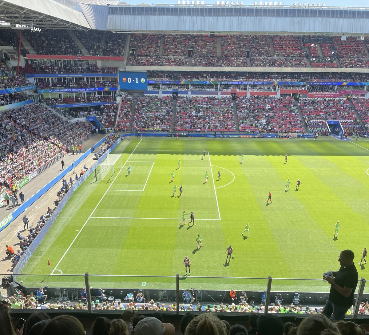 tamy_isabel07's tweet photo. Glückwunsch @FridolinaRolfo &amp; Barca 😍
#UWCLfinal #BARWOB https://t.co/8mRUoUeQkQ