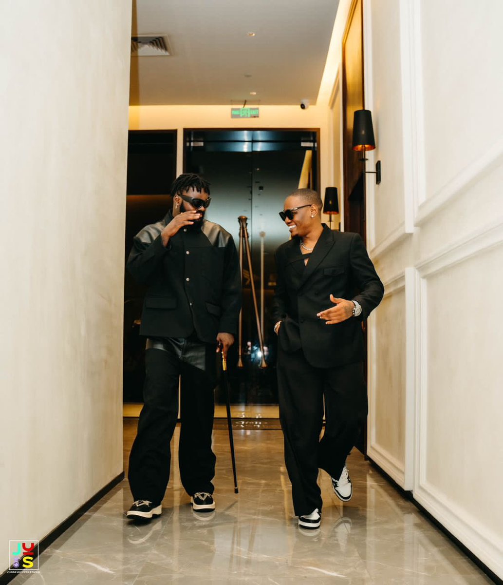 dieselguccioff's tweet photo. Prix d’honneur de la musique moderne d’Afrique au @be_africa_awards 🏆🇨🇳

Que la charge soit avec vous 💪🏾 #owaba https://t.co/Gkk2BZw6EF