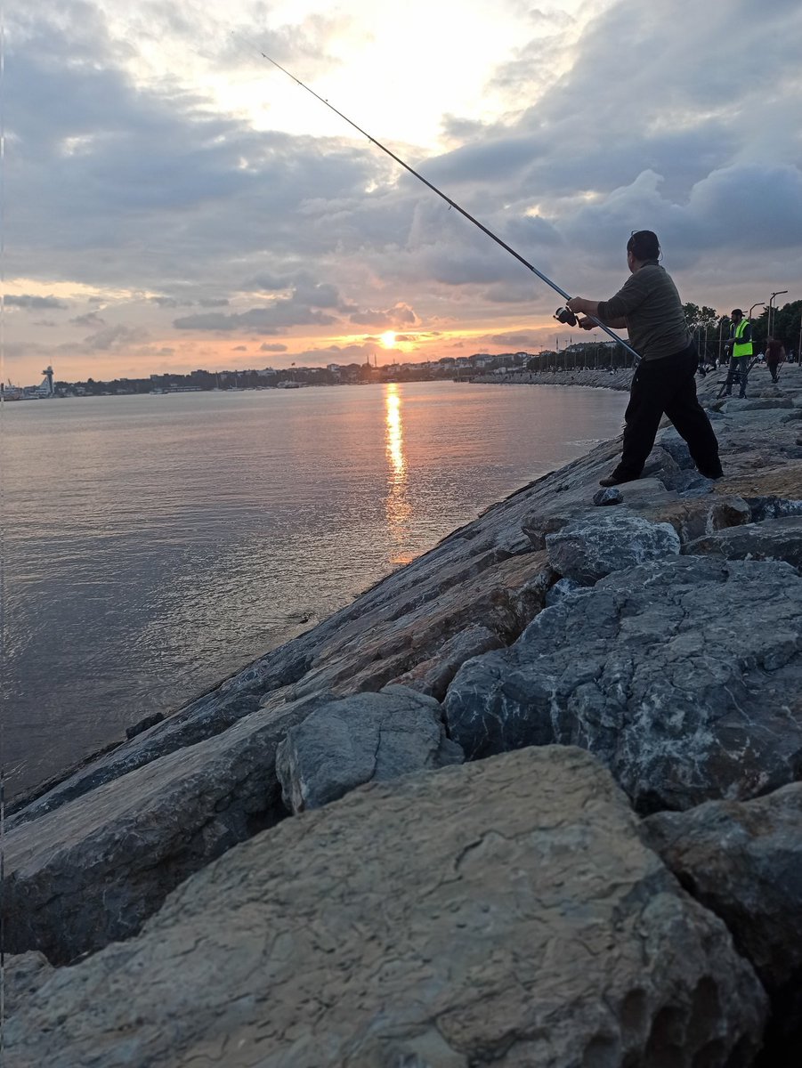 I am listening to Istanbul with my eyes closed